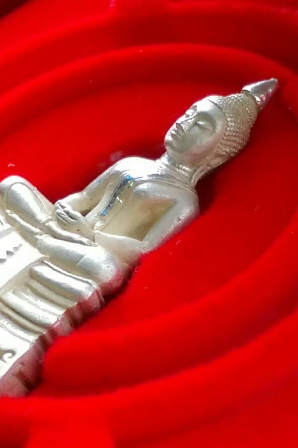 หลวงพ่อโสธร 80 ปี กรมตำรวจ เนื้อเงินขัดเงา