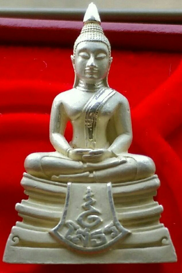 หลวงพ่อโสธร 80 ปี กรมตำรวจ เนื้อเงินขัดเงา