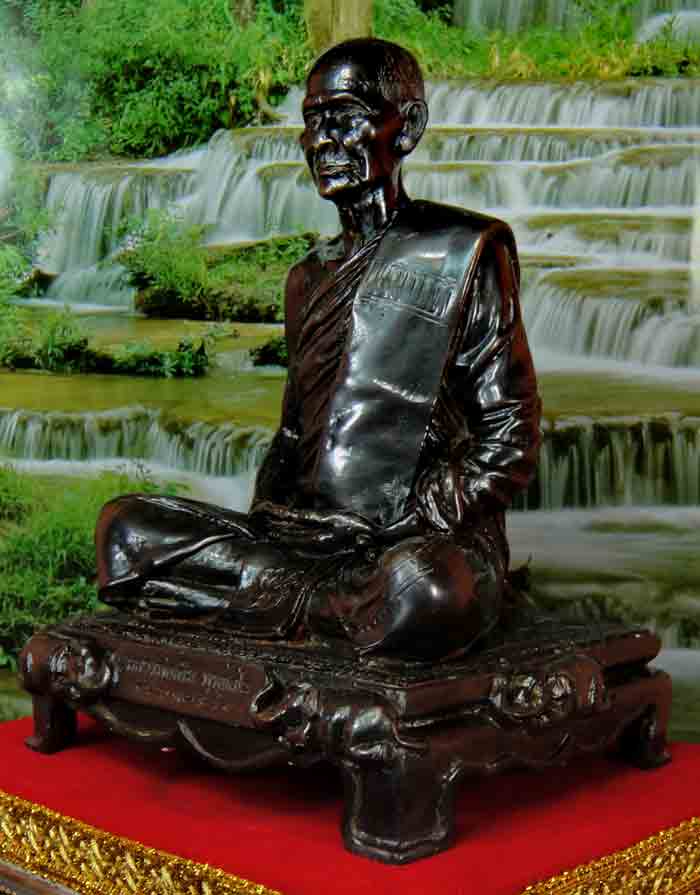 ***พิเศษ***เทพเจ้าแห่งเมืองสี่แคว***พระบูชาหลวงพ่อเดิม วัดหนองโพ รุ่นช้างคู่บารมี เนื้อทองเหลืองรมมั