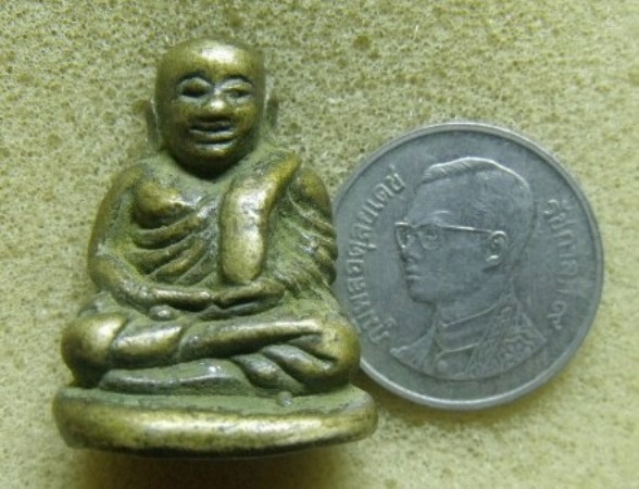 **วัดใจ**รูปเหมือนหลวงพ่อเงิน วัดบางคลาน เนื้อทองผสม เก่าๆ**สวยๆ เชิญชมครับ