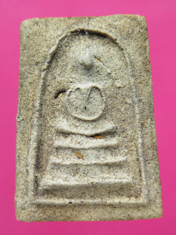 สมเด็จกรุวัดกุฏิทอง มีรายการประกวด พิมพ์เกศทะลุซุ้ม ทอง 4 ชิ้น