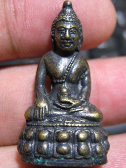 พระกริ่งโสฬส มปร.เนื้อทองเหลือง ปี2515 วัดราชประดิษฐ์ กรุงเท พฯ พระเกจิดังปลุกเสกมากมาย