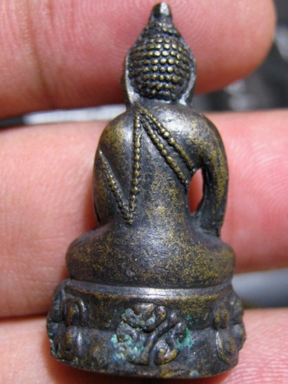 พระกริ่งโสฬส มปร.เนื้อทองเหลือง ปี2515 วัดราชประดิษฐ์ กรุงเท พฯ พระเกจิดังปลุกเสกมากมาย