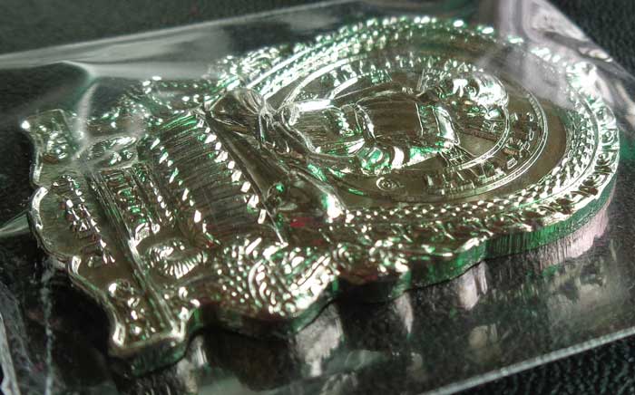 858(เหรียญนั่งพาน รุ่น ชนะมาร เนื้ออัลปาก้า(สร้าง 1999) หลวงพ่อรวย วัดตะโก อยุธยา มี2โค๊ด+หมายเลข ๘๕