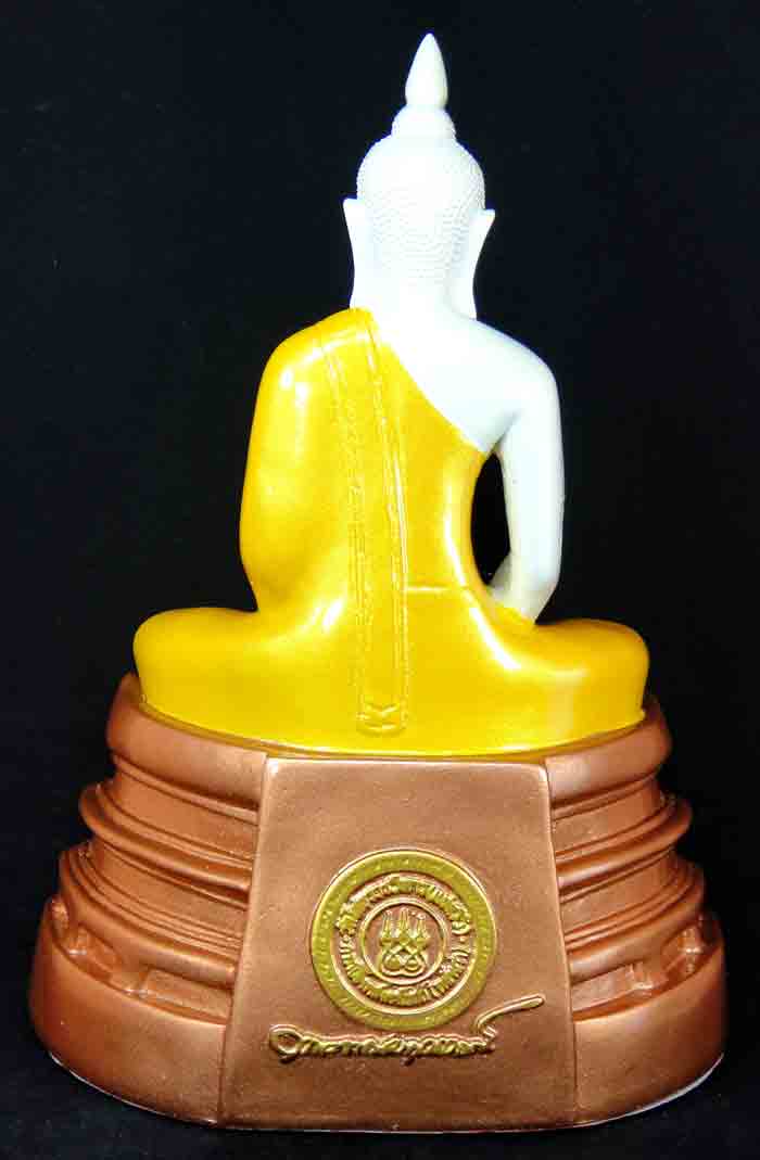 ***พระพุทธโสธร เนื้อเรซิ่นสีสามกษัตริย์พุทธลักษณะสวยงามมาก ขนาดหน้าตัก 5 นิ้ว ความสูง 9.5 นิ้ว ฐานกว