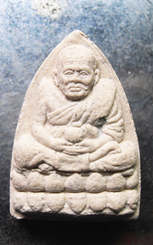 หลวงปู่ทวดหลังพระพิฆเณศ หลวงปู่หมุนเนื้อขาว สวยๆครับ