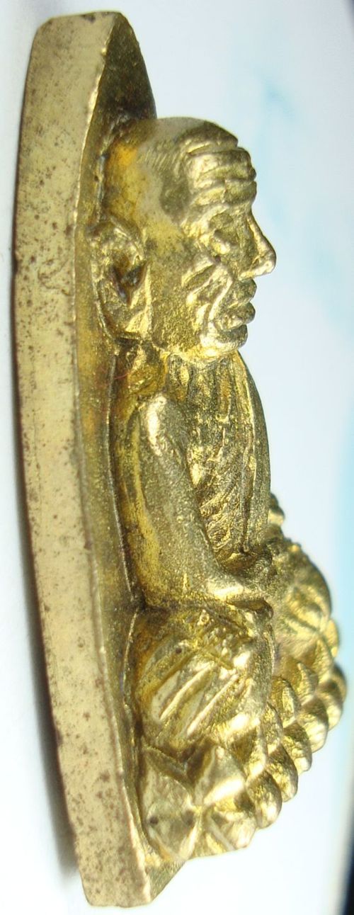 ลพ ทวด รุ่นหลังเตารีด 39 พิมพ์ใหญ่ เนื้อทองทิพย์