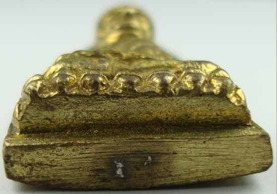 ลพ ทวด รุ่นหลังเตารีด 39 พิมพ์ใหญ่ เนื้อทองทิพย์