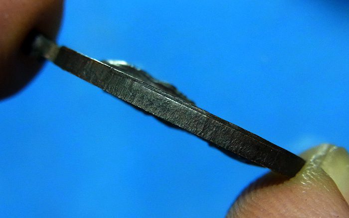 เหรียญหลวงพ่อเกษม เขมโก สุสานไตรลักษณ์ จ.ลำปาง หลังตรา ภปร. รุ่นพิเศษ ปี 2523 พิมพ์เล็ก