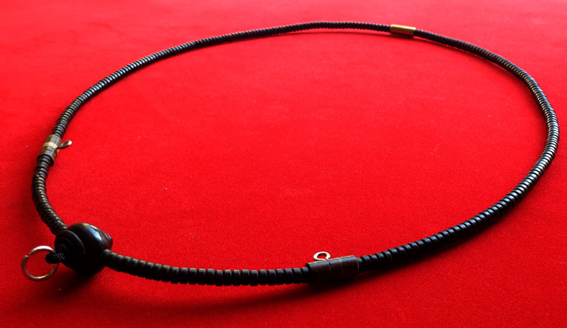 ส้อยผสมกะลาตาเดียว หัวขุนไม้ดำกึง 3ห่วงเกลียวทองเหลือง เม็ดกะลาละเอียดสวยงาม