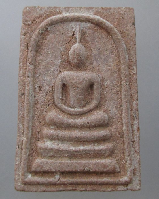 20 บาท พระสมเด็จ ติดแผ่นรักหุ้มองค์พระ ไม่ทราบที่ครับ