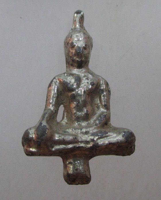 20 บาท พระยอดธง เนื้อตะกั่วกะไหล่เงินไม่ทราบที่ครับ