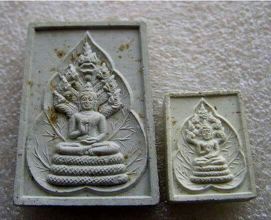 350 บาท 3 องค์ พระเนื้อผงหลวงพ่อฤาษีลิงดำ