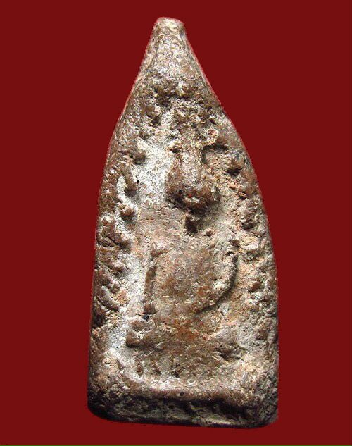 พระสรรค์นั่งไหล่ยก จ.ชัยนาท