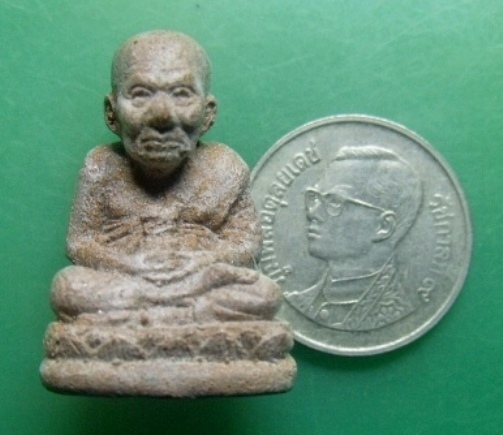 **วัดใจ**หลวงปู่ทวดลอยองค์ เนื้อว่านแดงสบู่เลือด รุ่นประสบการณ์เครื่องบินตก วัดสะบ้าย้อย**สวยๆ หายาก