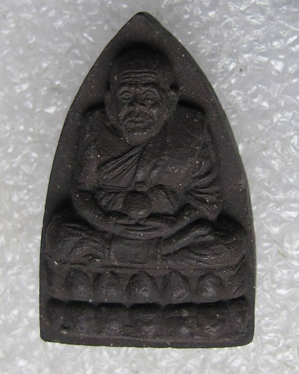  พระผงพิมพ์เตารีด หลวงปู่ทวด หลวงปู่หมุน วัดบ้านจาน (รับประกันหระแท้ตลอดชีพครับ)