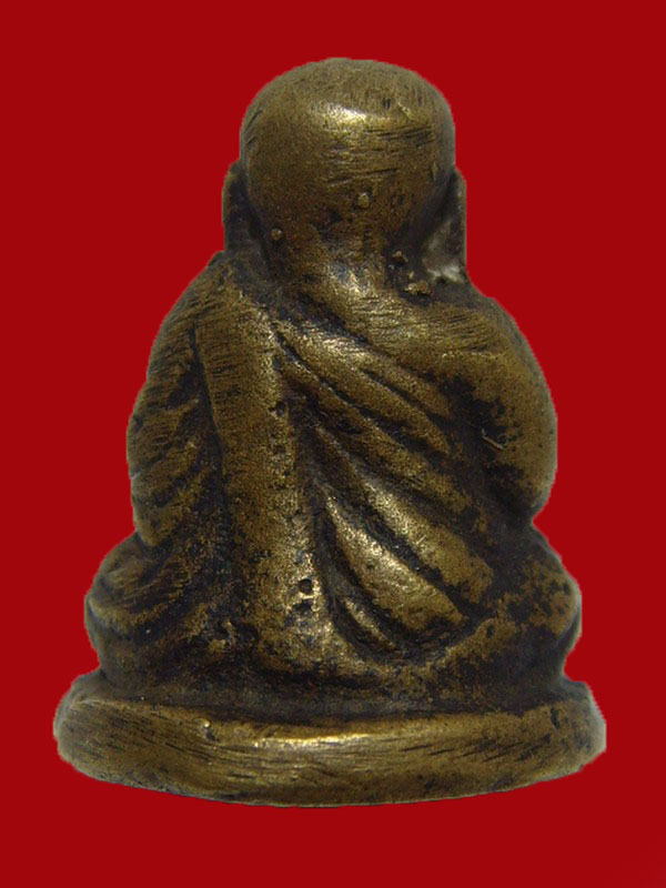 รูปหล่อหลวงพ่อเงิน อาจารย์ชุ่มสร้าง ตัวจริงสวยกว่าในรูปรับดูง่าย