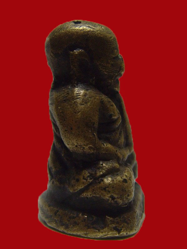 รูปหล่อหลวงพ่อเงิน อาจารย์ชุ่มสร้าง ตัวจริงสวยกว่าในรูปรับดูง่าย