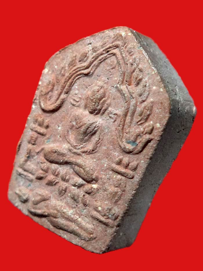 พระขุนแผนผงพรายกุมารรุ่นสากหัก พิมพ์เล็ก เนื้อแดง