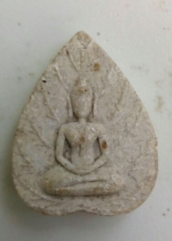 พระผงหลวงพ่อมุมปี17สวยๆครับ