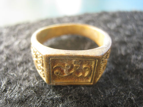 แหวนหลวงพ่อพูล เงินเพิ่ม พูลสุข