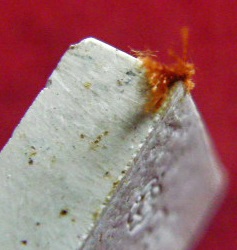 พระผงรูปเหมือน หลวงปู่เกษม เขมโก รุ่นรวมบุญ พญาวัน 84 สภาพสวย มีจีวรหลวงปู่ฝังในองค์พระด้วย 