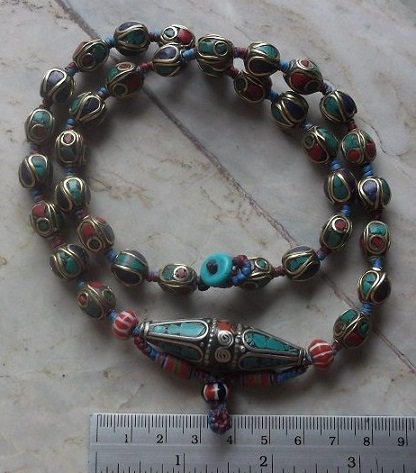 สร้อยลูกปัดเนปาล   ห่วงกลางทรงยาว เคาะเดียว 