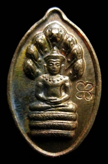 ปรกใบมะขาม เนื้อนวะ หลวงปู่หงษ์