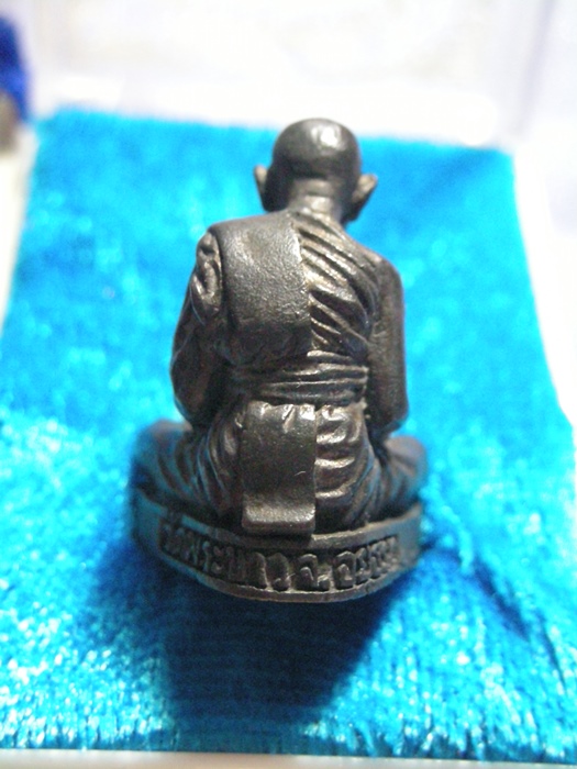 ขายเหมาหลวงปู่ทิมวัดพระขาวยกชุด 26ชิ้นราคาเบาๆเคาะเดีวยแดงครับ