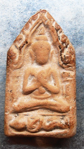 ขุนแผนนั่งกุมารเนื้อดินหลวงพ่อกวย สวยๆเก่าๆครับ