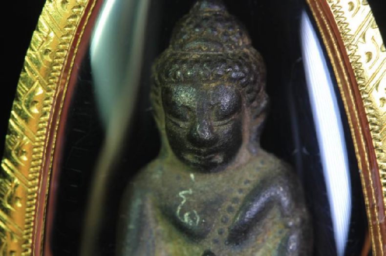พระกริ่งมงคลมหาเศรษฐีเนื้อนวะก้นทองแดง เลขสองหลัก No.29 พบเจอน้อยมากครับ องค์นี้จารเต็มสูตร หล่อเต็ม