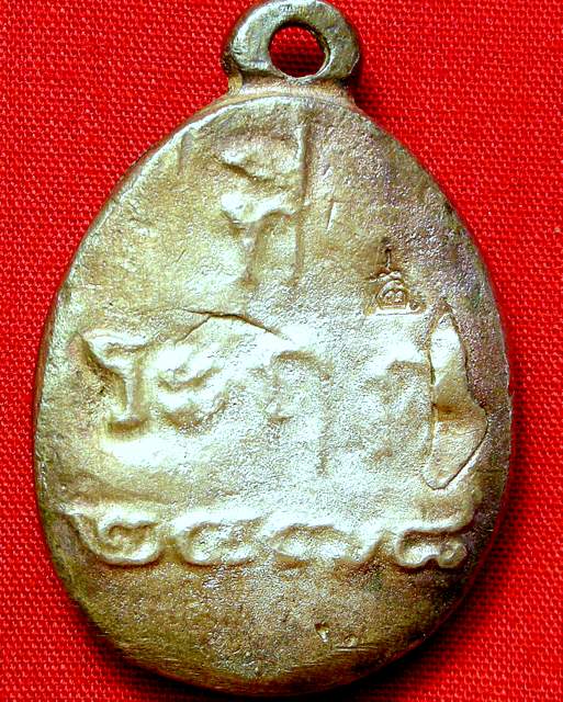 เหรียญหล่อ ลป.ไปล่ วัดกำแพง รุ่น 3 เนื้อเงิน สวยมาก