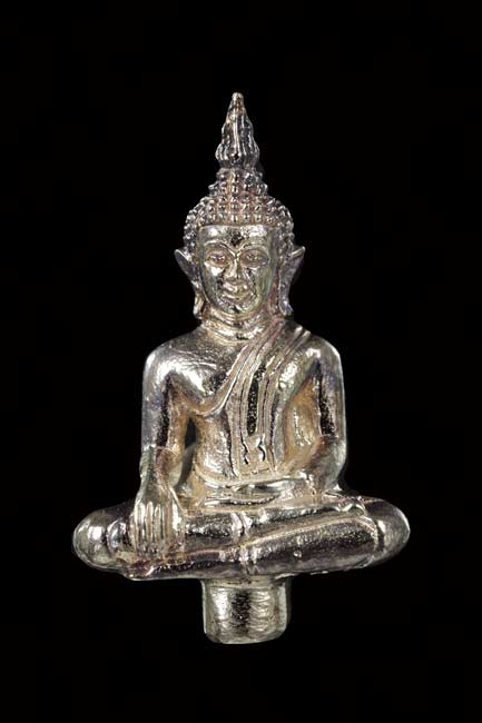 พระยอดธงรุ่นแรกหลวงปู่ทิมวัดพระขาวปี 43 เนื้อเงิน