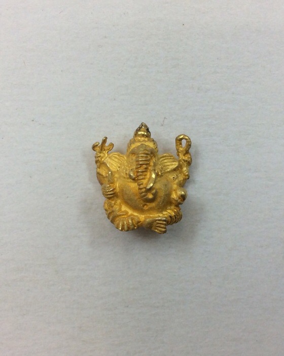 พระพิฆเนศ หลวงปู่หงษ์ พรหมปัญโญ รุ่นเพิ่มทรัพย์ เพิ่มสุข ปี53 เนื้อกะไหล่ทอง มีโค๊ด กล่องเดิม 