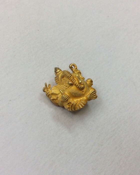 พระพิฆเนศ หลวงปู่หงษ์ พรหมปัญโญ รุ่นเพิ่มทรัพย์ เพิ่มสุข ปี53 เนื้อกะไหล่ทอง มีโค๊ด กล่องเดิม 