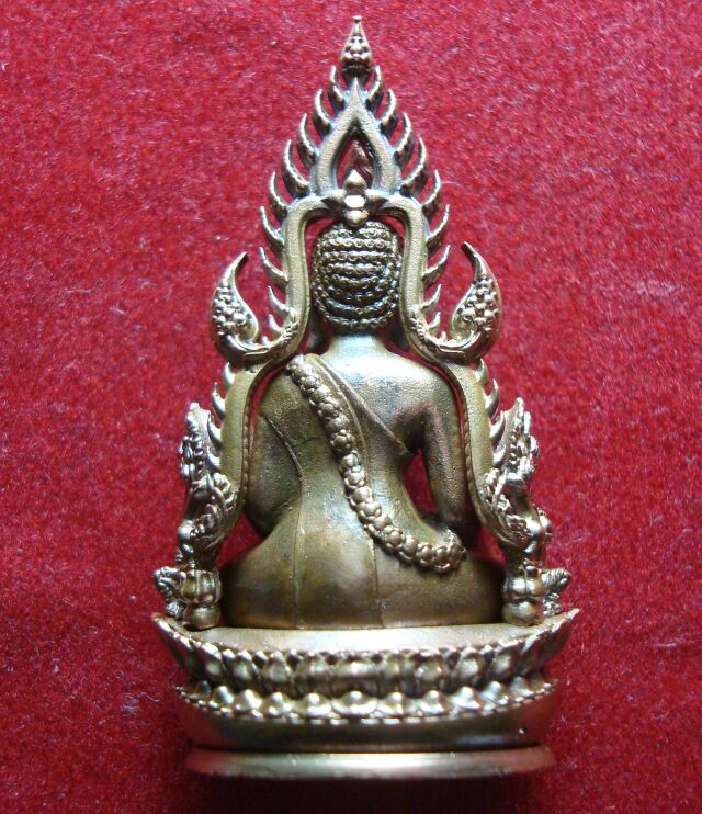 รูปหล่อพระพุทธชินราช  องค์ที่ 1