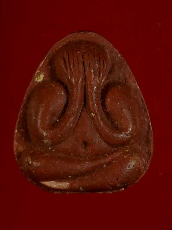 พระปิดตามหาเสน่ห์ หลังยันต์พุทธโธ หลวงปู่โต๊ะเสกปี 2521 ออกว ัดลาดปลาเค้า เนื้อว่านสบู่เลือด (หายาก)