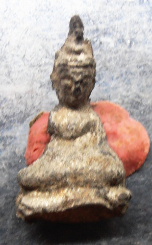 พระท่ากระดานเนื้อชินตระกั่ว กรุวัดเกาะ ครับ