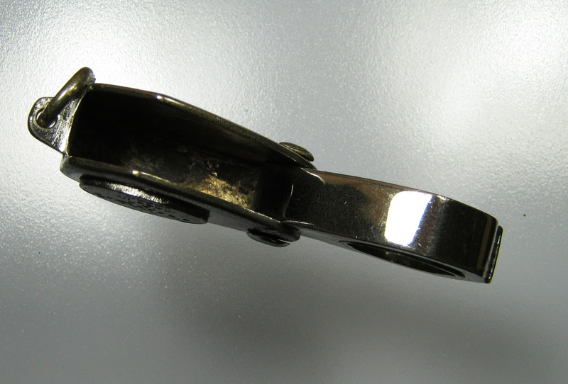 nikon รุ่นเก่า เลนส์ชั้นเดียว บอดีเงิน ชุบทองคำขาว เลนใสสาพดี ไม่มีรอย ภายนอกผ่านสนามมาเยอะ