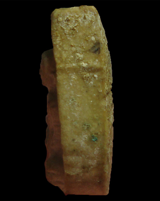 พระผงรูปเหมือนใบโพธิ์ เสาร์ ๕ เนื้อเกสร ยันต์ตรี หลวงปู่โต๊ะ วัดประดู่ฉิมพลี 2523