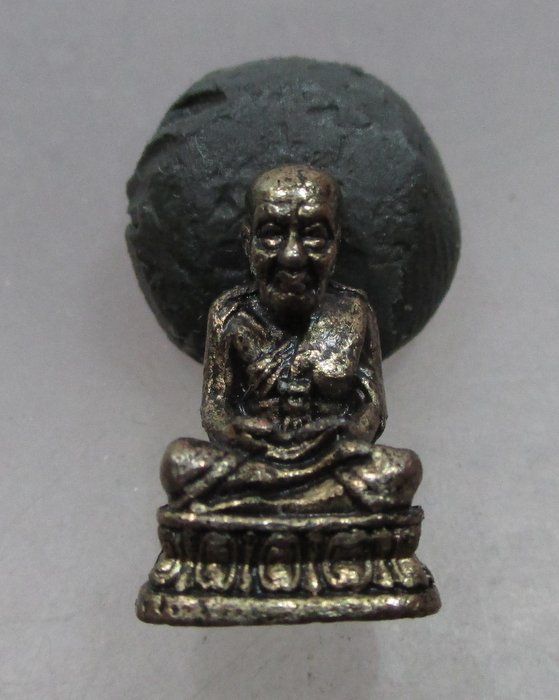 20 บาท รุปหล่อหลวงปู่ทวด วัดช้างให้ องค์เล็ก