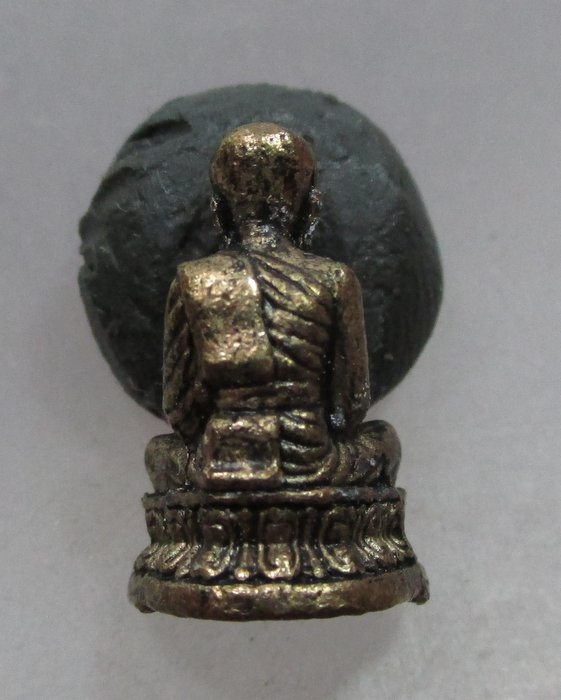 20 บาท รุปหล่อหลวงปู่ทวด วัดช้างให้ องค์เล็ก