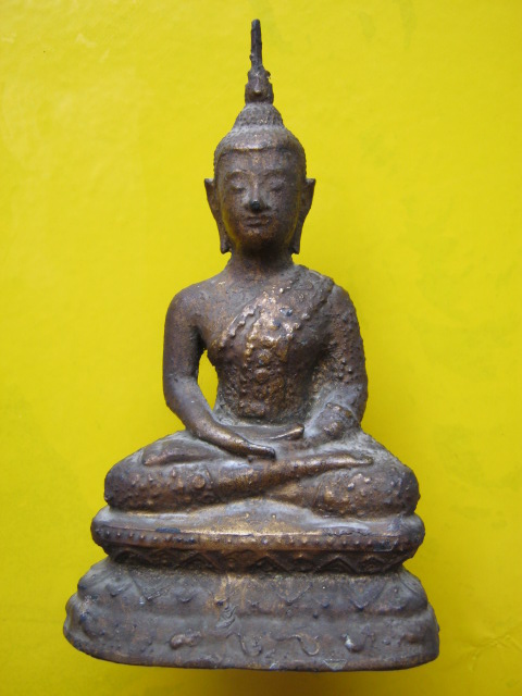 พระบูชารัตนะ เนื้อทองผสม ฐาน 12 นักษัตริย์ ดินเต็ม สภาพสมบูรณ์ครับ