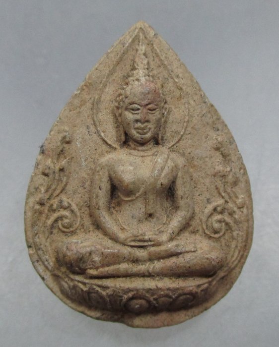 20 บาท พระผงหยดน้ำ  ๒๑ ไม่ทราบที่ครับ