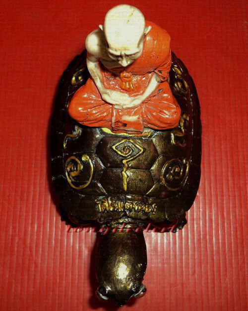 รูปเหมือนบูชาหลวงปู่หลิวนั่งเต่า วัดไร่แตงทอง เนื้อเรซิ่น หายาก สวยมากค่ะ