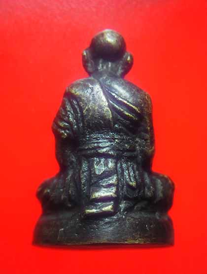 รูปหล่อหลวงปู่กลีบวัดตลิ่งชันสภาพสวยเคาะเดียว