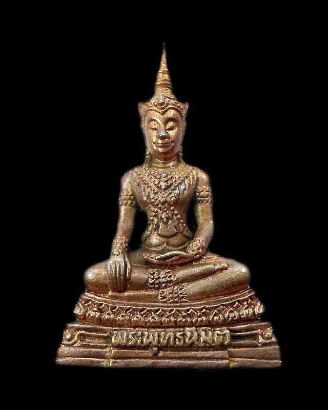 รูปหล่อหลวงพ่อพุทธนิมิต วัดหน้าพระเมรุ จ.อยุธยา ปี 2547