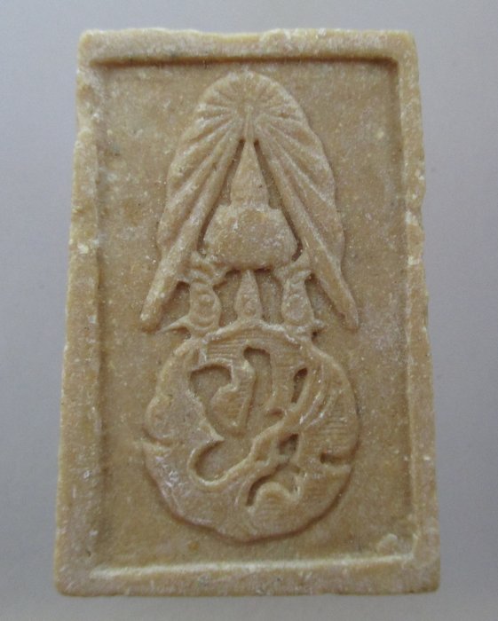 พระสมเด็จพิมพ์มารวิชัย หลัง ภปร. เนื้อผงน้ำมันเก่า