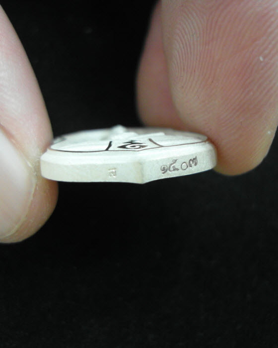 พระพุทธโสธร-เหรียญพระไพรีพินาศ รุ่นทูลเกล้ามหามงคล ญสส "พิมพ์ใหญ่"ปรุกเสก ณ อุโบสถวัดบวรนิเวศวิหาร