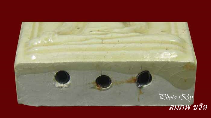 ขุนแผนเคลือบมุก ฝังตะกรุดเงิน 3 ดอก ใต้ฐาน หลวงปู่ทิม วัดพระขาว อยุธยา